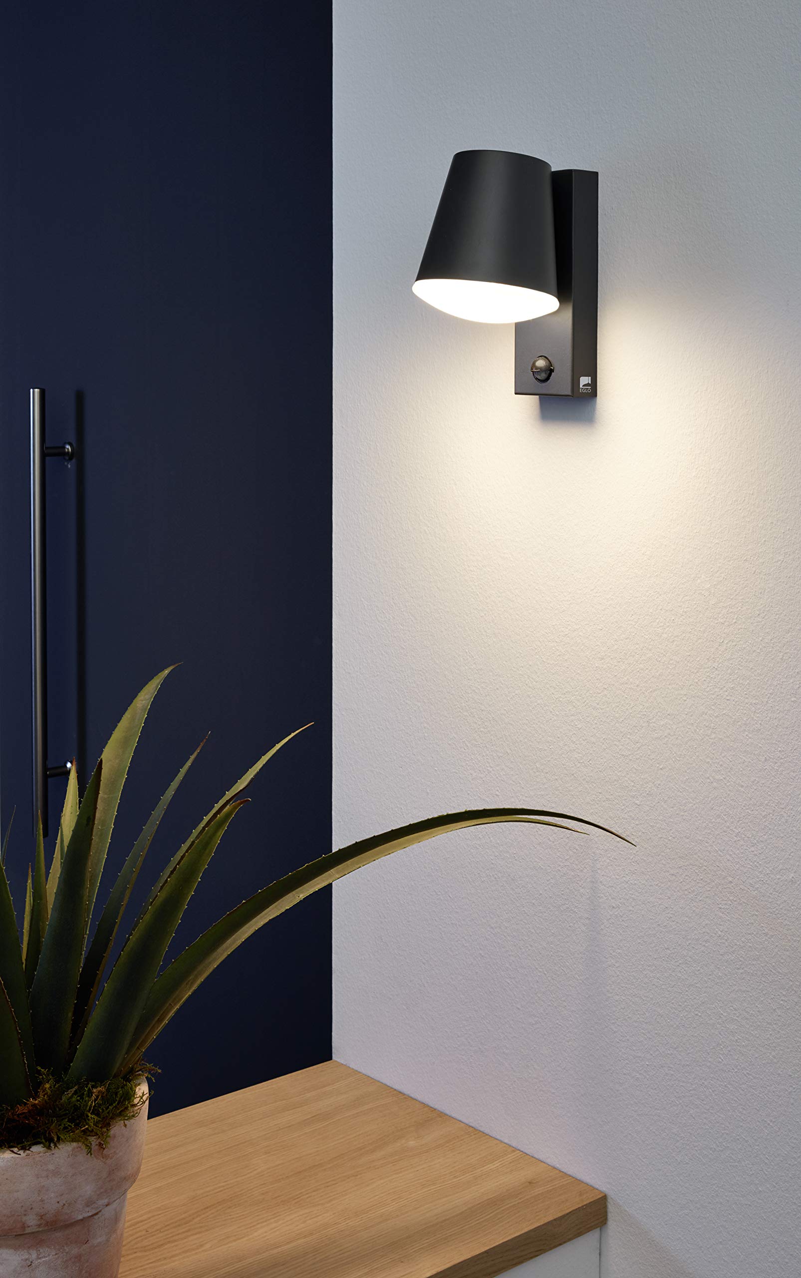 eglo-caldiero-au-en-wandlampe-mit-bewegungssensor-anthrazit-wei-e27-ip44 image 2