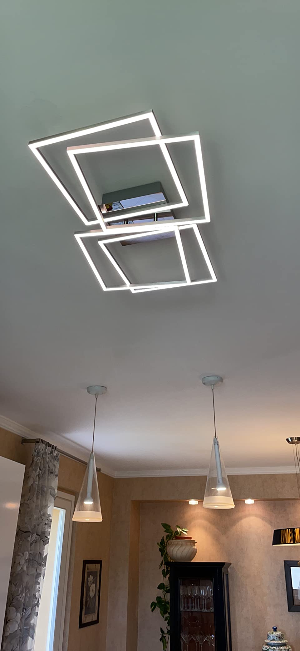 Sehr hell für großes Zimmer