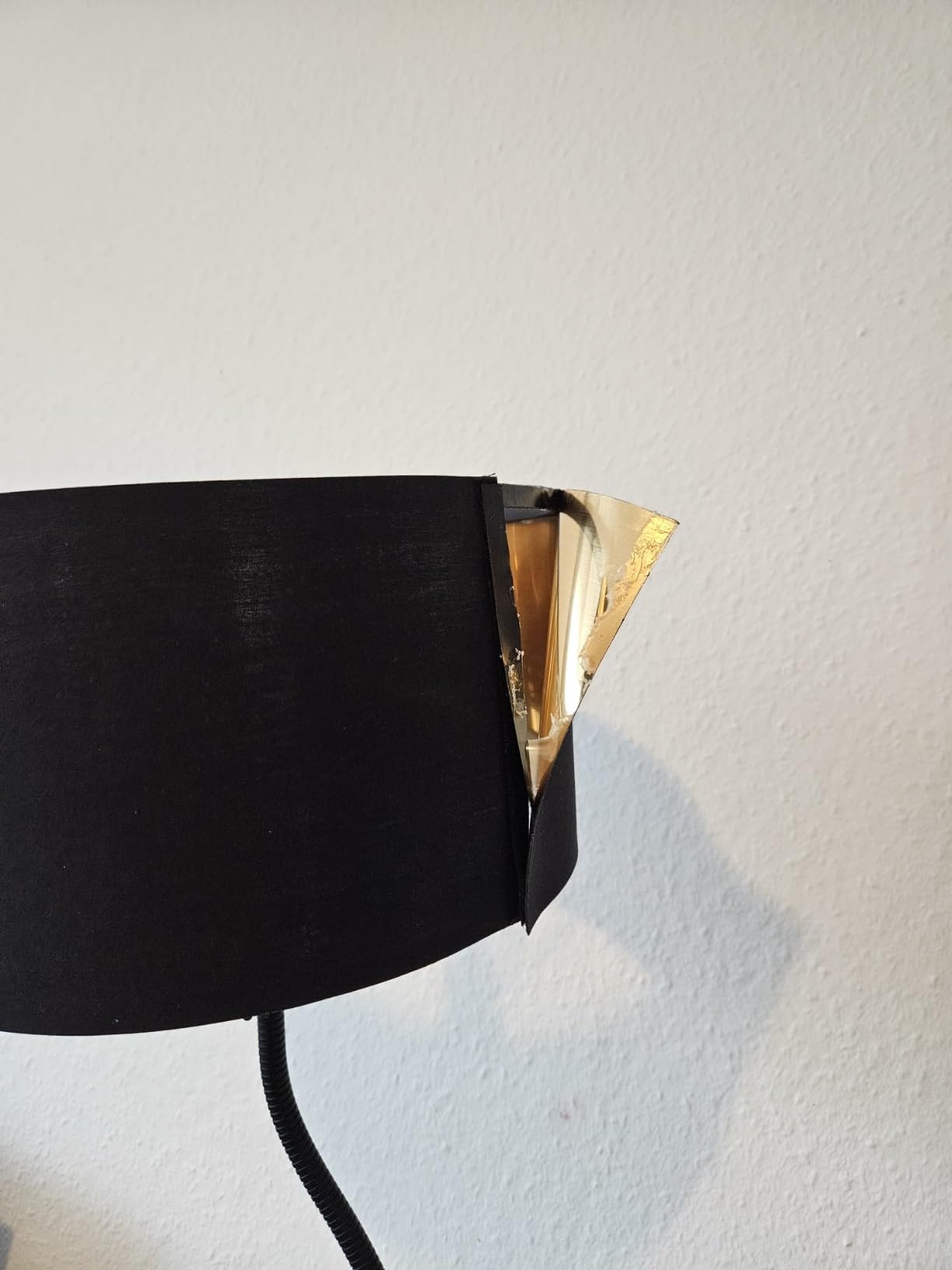 Schirm fleckig angekommen