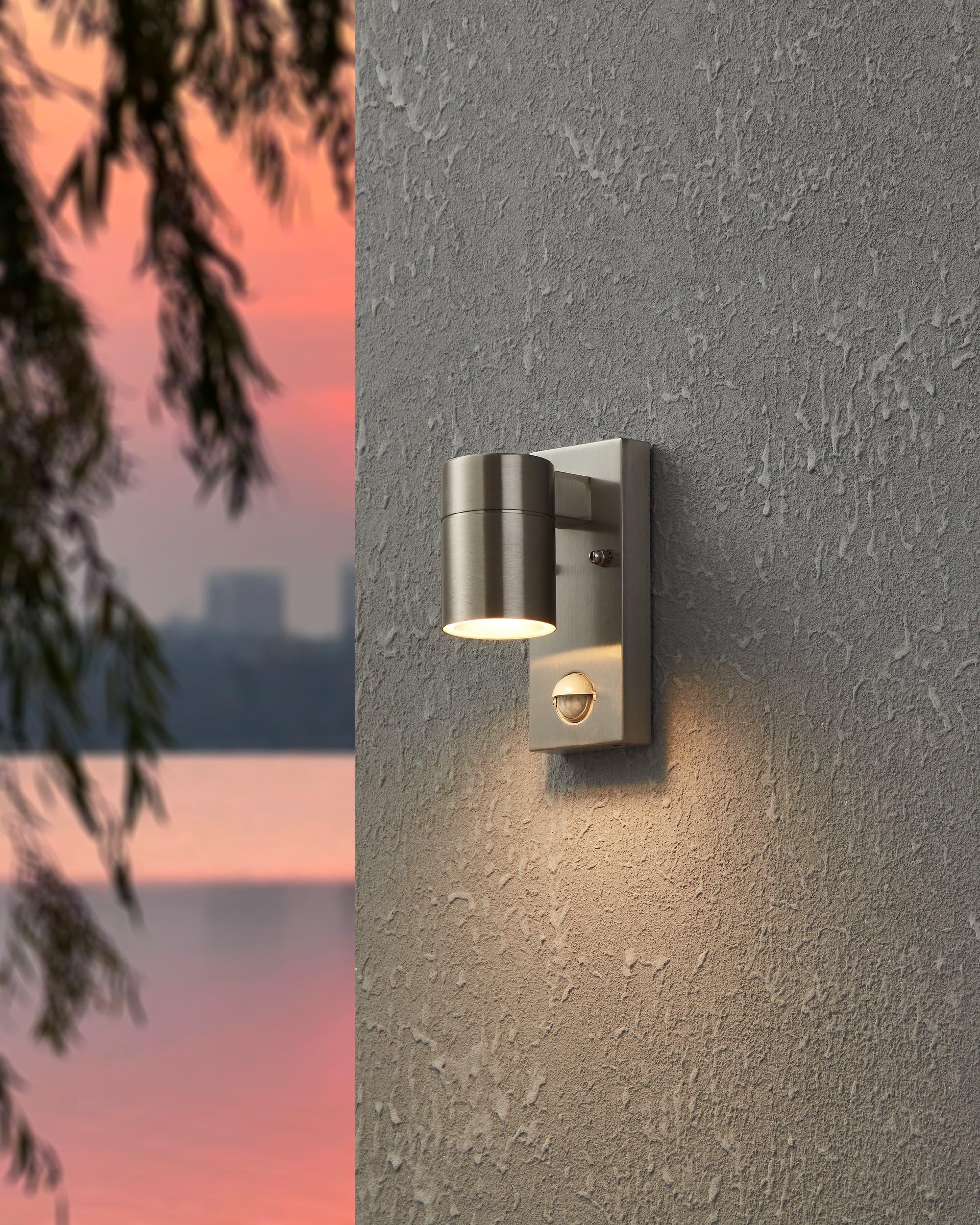 eglo-riga-5-led-au-en-wandleuchte-edelstahl-mit-bewegungsmelder-gu10-ip44 image 3