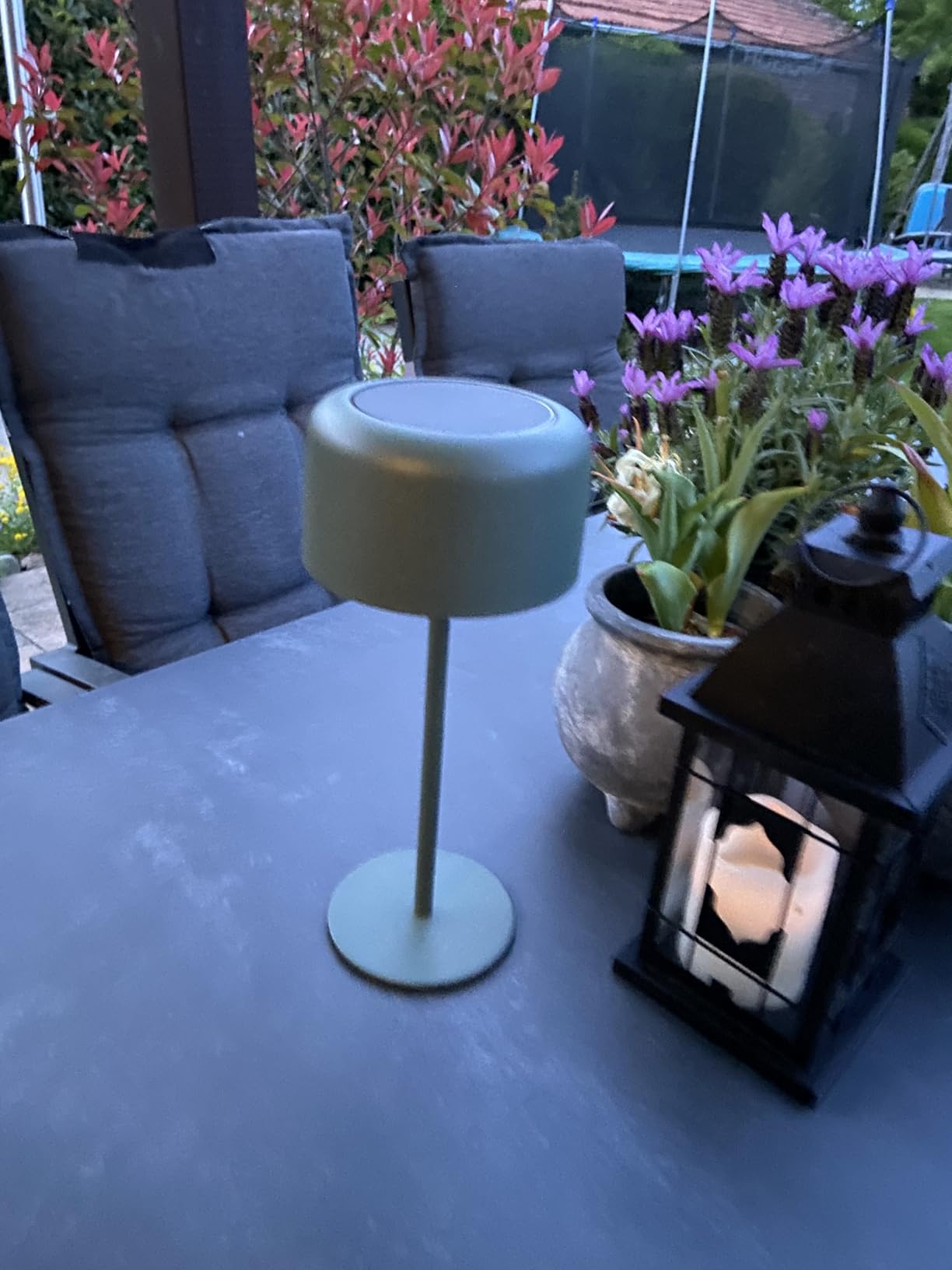 Meine Enkel lieben den Touch-Zauber und ich liebe das warme Licht auf der Terrasse jeden Abend im Sommer
