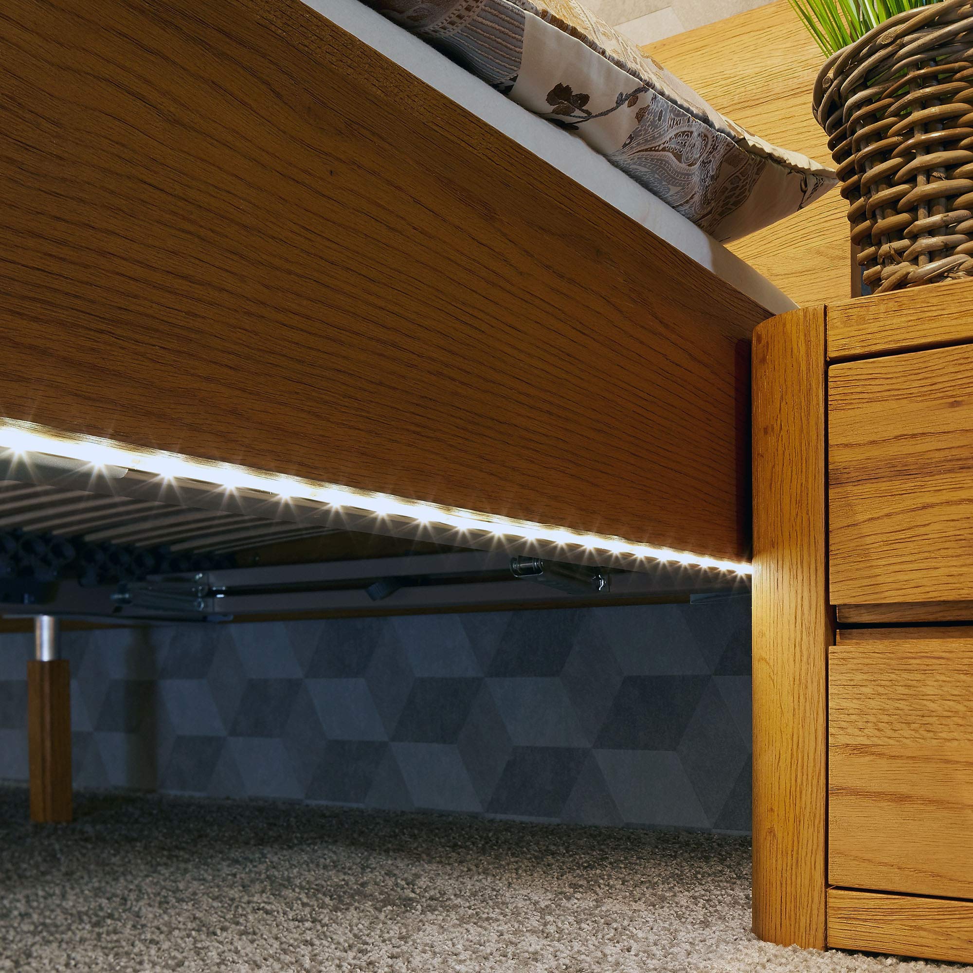 briloner-led-band-5-m-selbstklebend-warmwei-mit-ein-aus-schalter-ip20 image 4