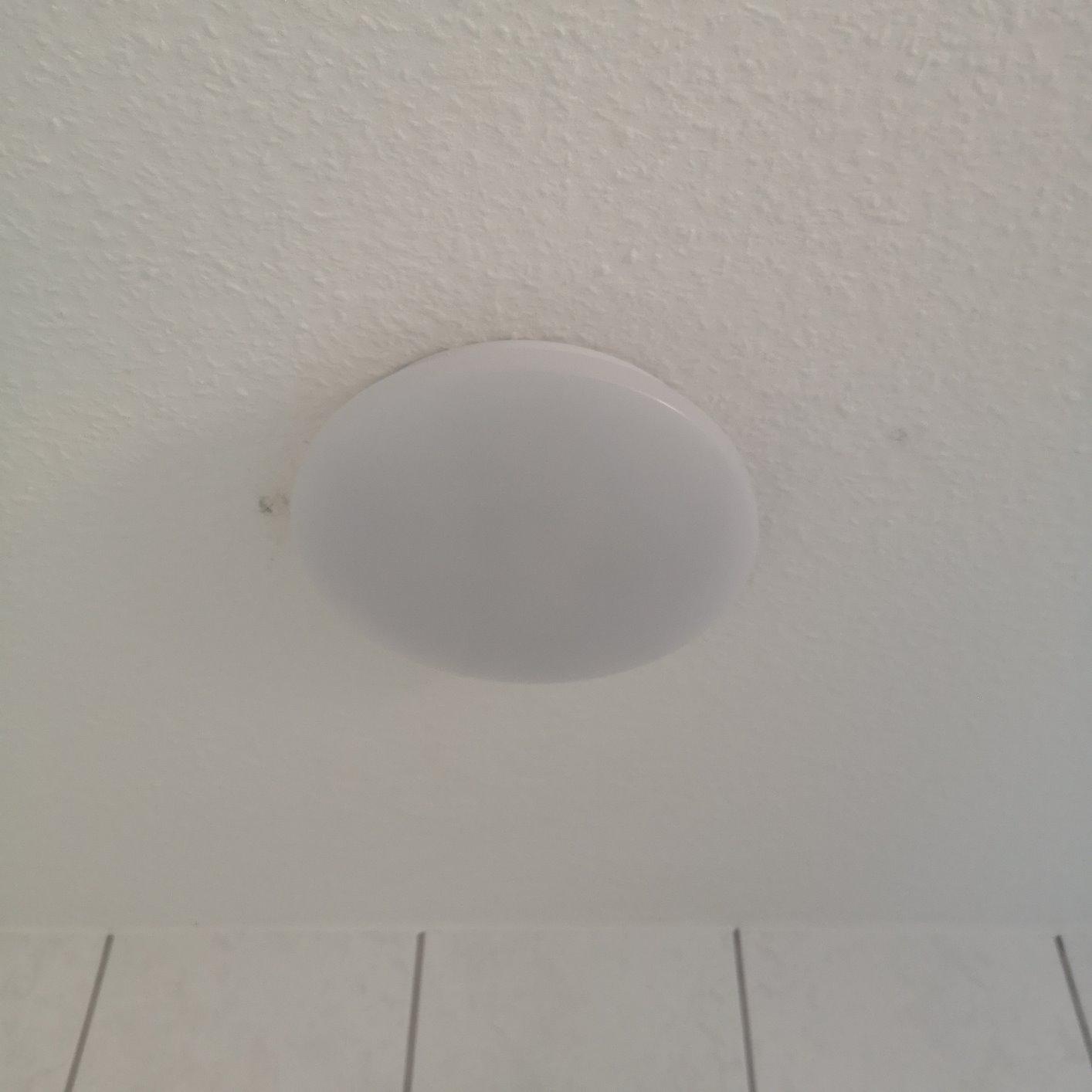 Solide Deckenlampe für den Preis