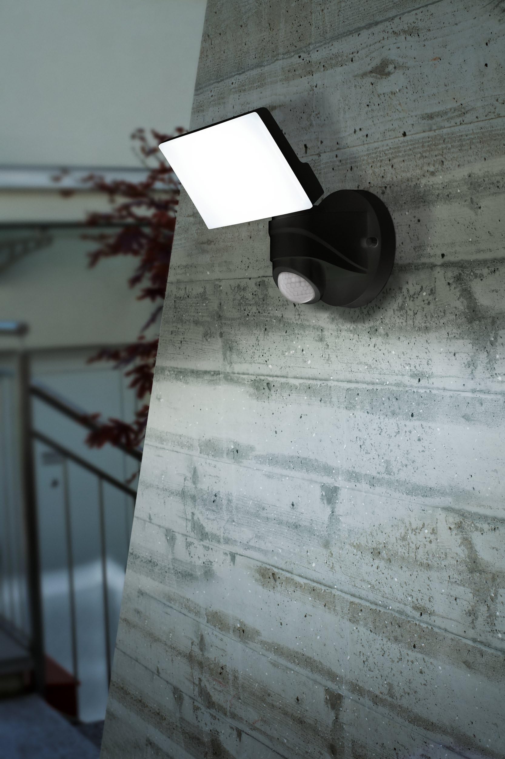 eglo-pagino-led-au-en-wandleuchte-mit-bewegungsmelder-15w-1600lm-ip44 image 4