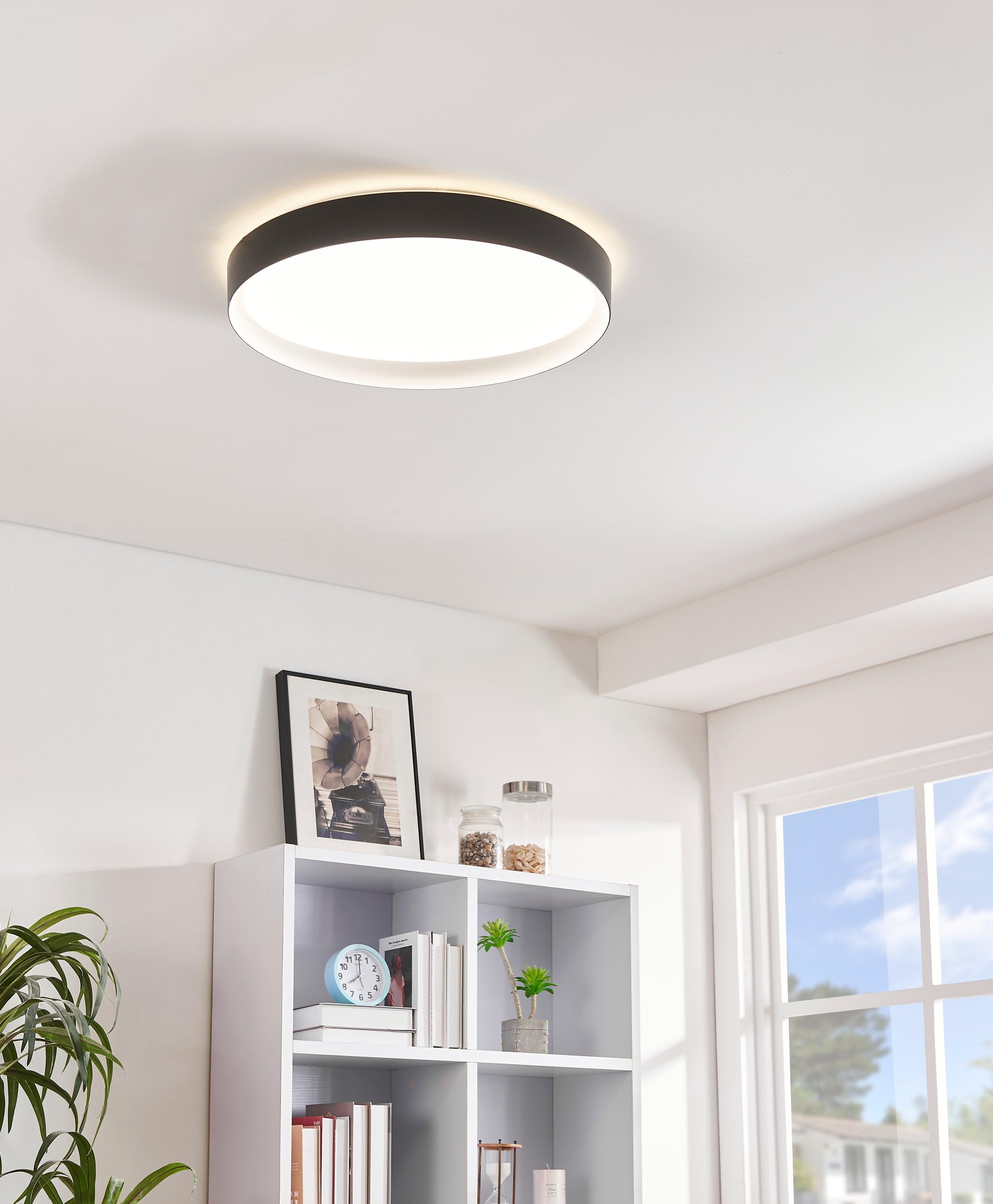 eglo-laurito-led-deckenleuchte-rund-mit-fernbedienung-schwarz-wei-49-cm image 4