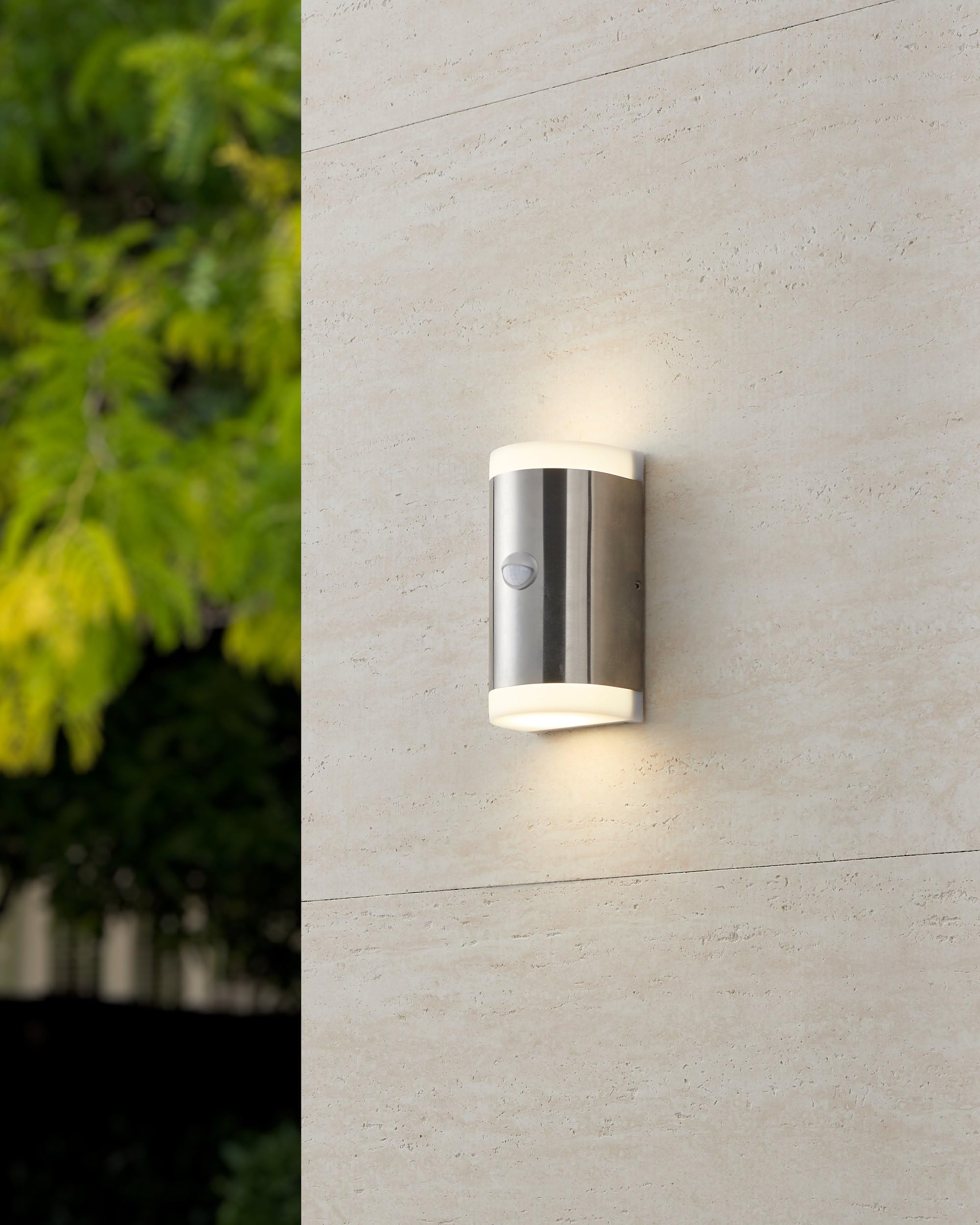 eglo-carpinera-led-au-en-wandlampe-2-flammig-mit-bewegungsmelder-und-d-mmerungss image 3