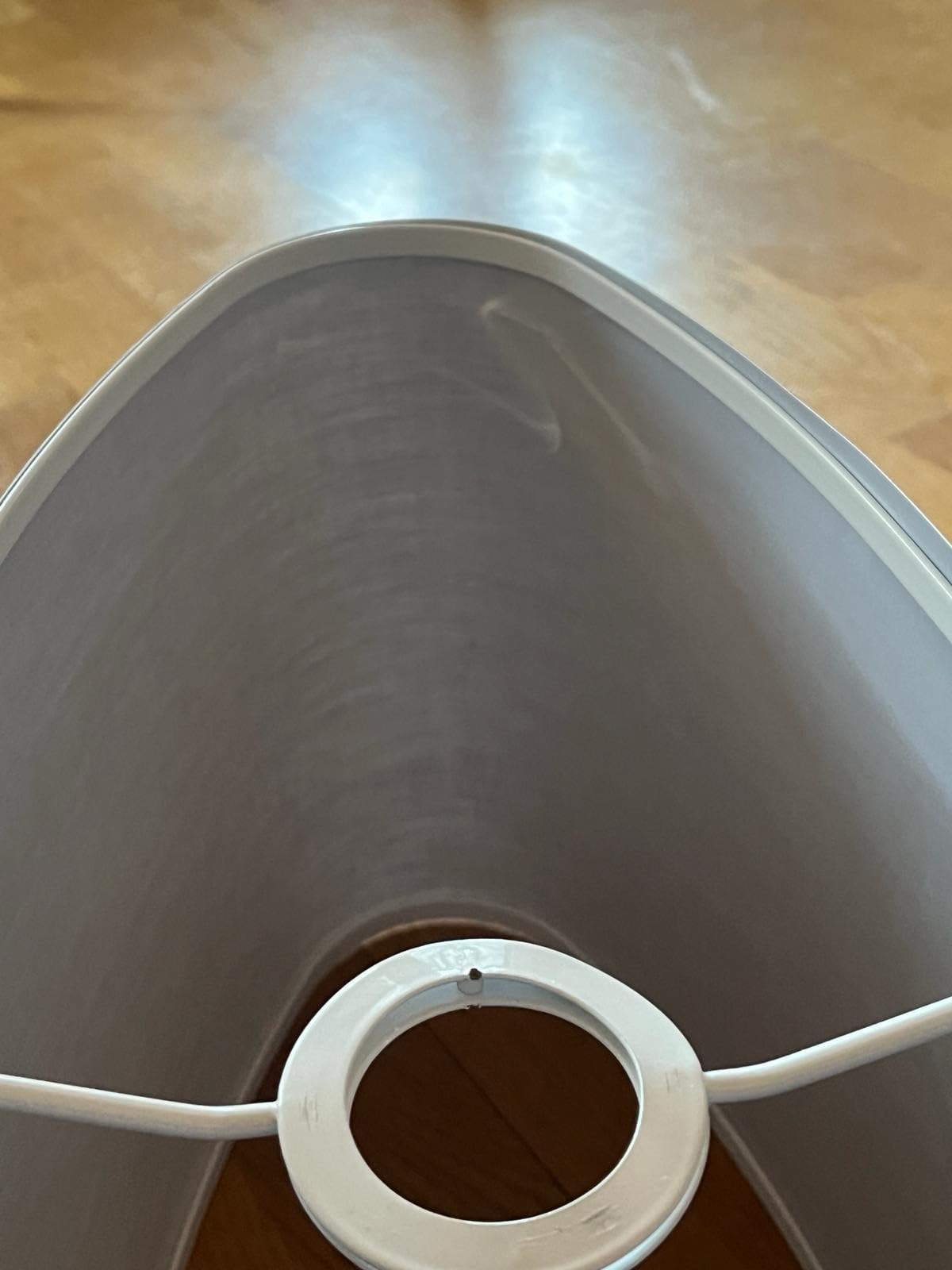 Hübsch, aber zieht Staub an