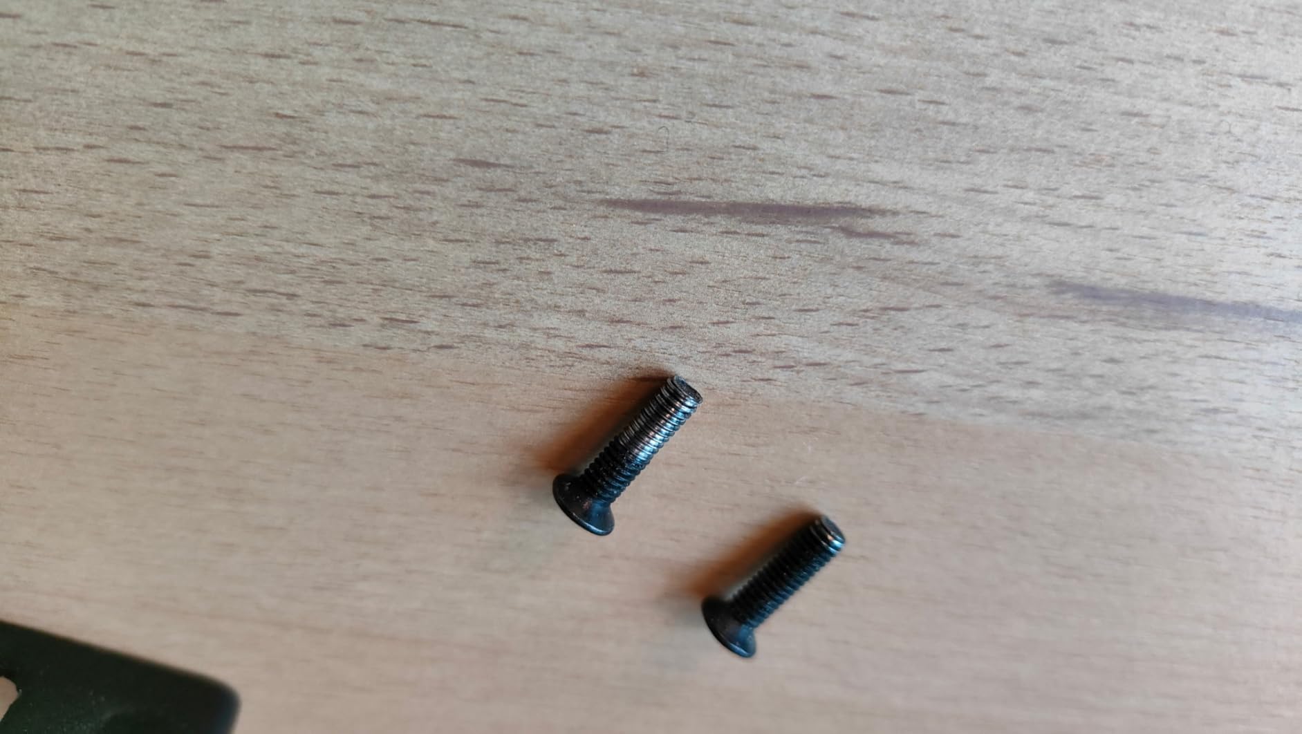 Schöne Lampe, aber Montage etwas fummelig