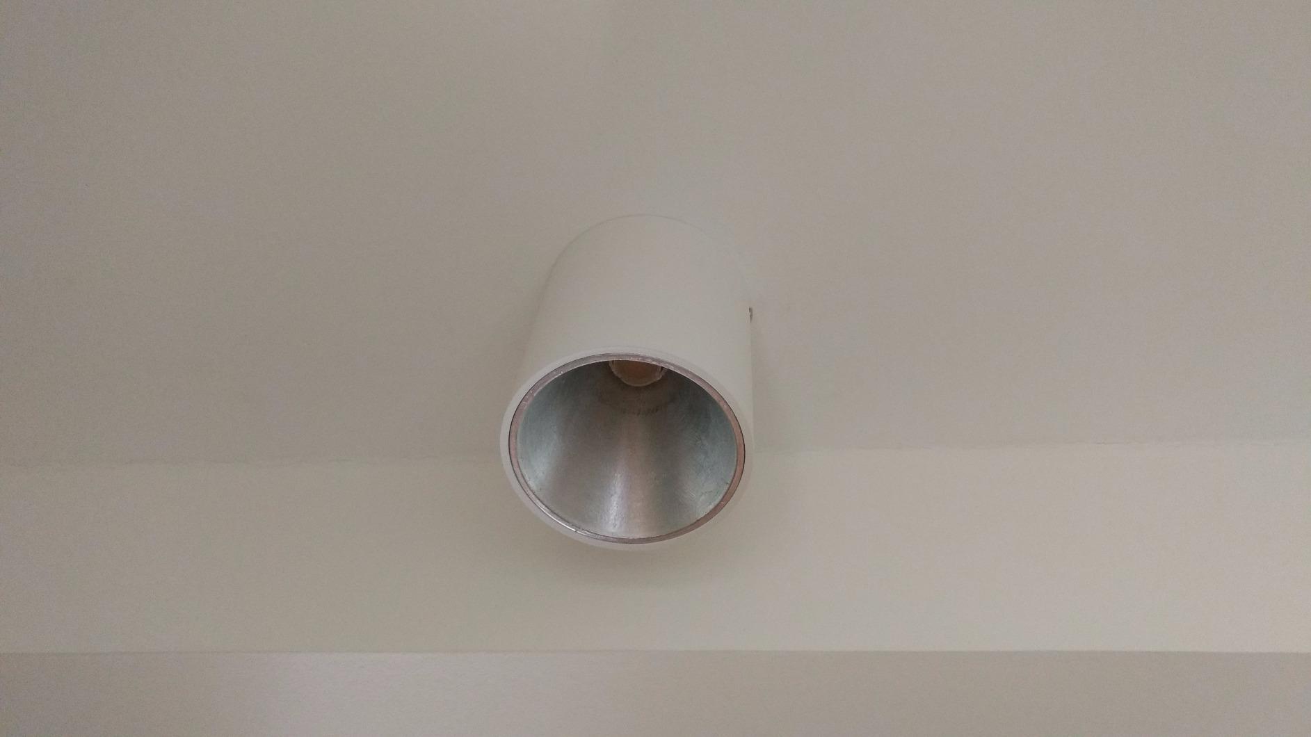 Kleine Lampe, große Wirkung im Flur