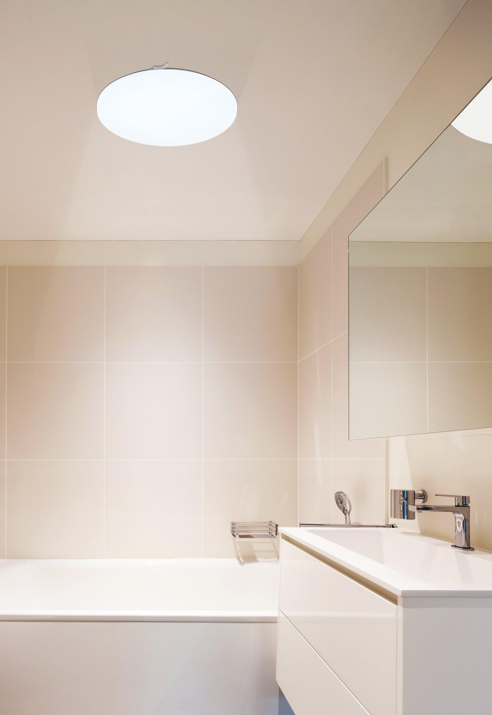 eglo-frania-led-badezimmer-deckenlampe-33-cm-ip44-stahl-kunststoff-wei image 3