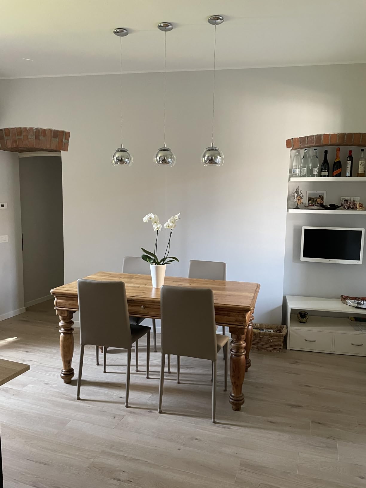 Tolles Design, aber E27 Leuchtmittel nötig