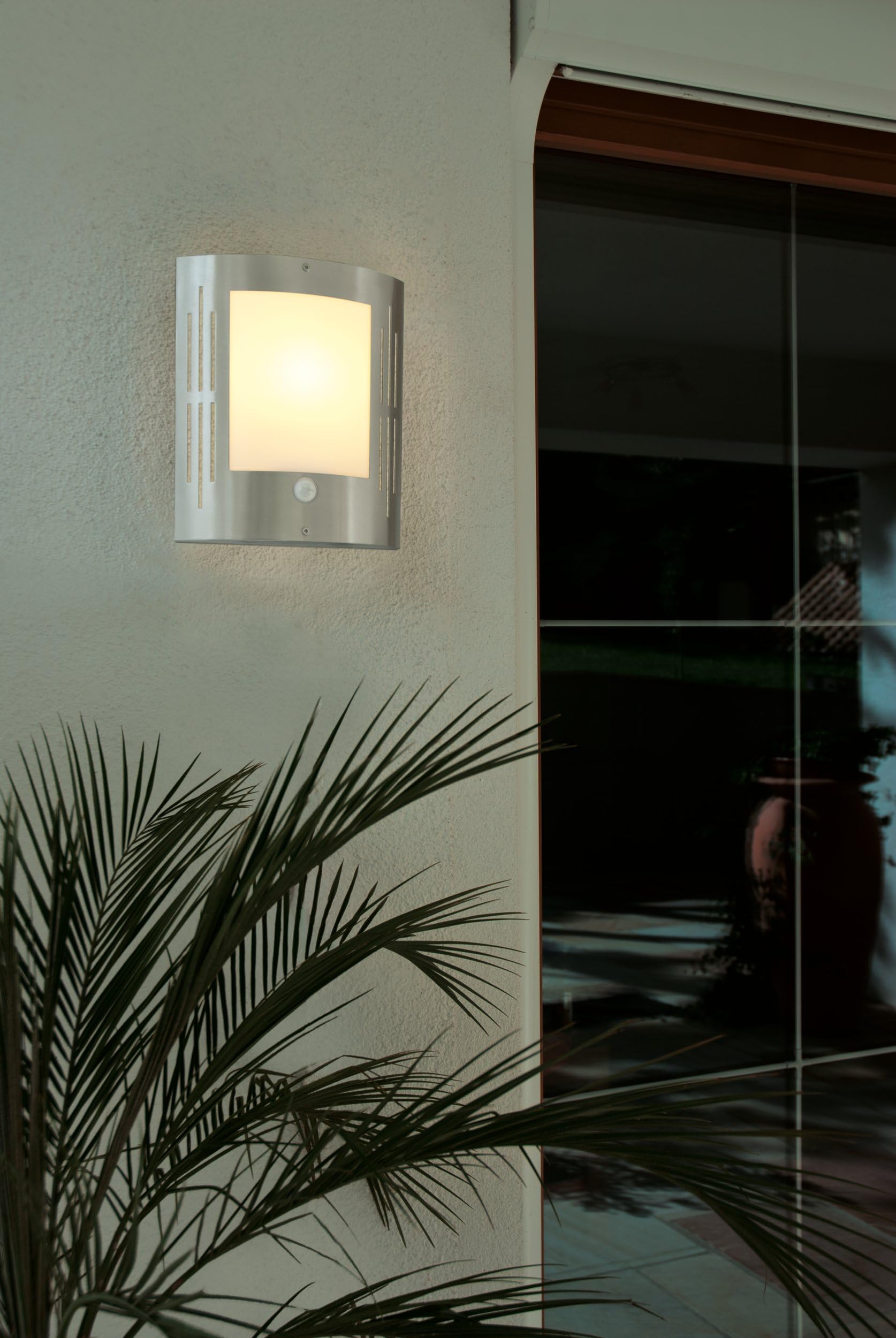 eglo-city-au-en-wandlampe-mit-bewegungsmelder-e27-ip44-wei-edelstahl image 3