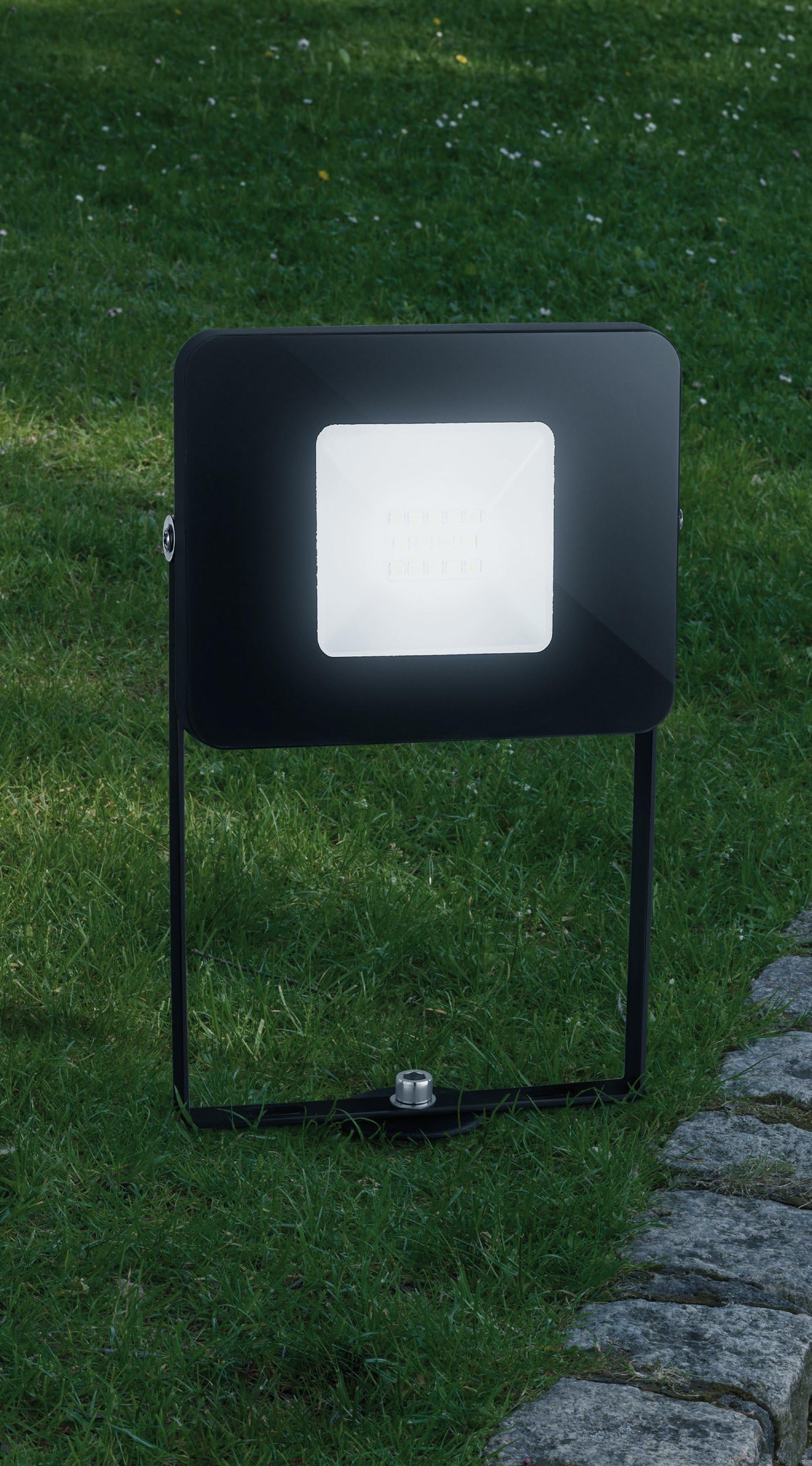 eglo-faedo-4-led-au-en-strahler-mit-erdspie-schwarz-ip65 image 3