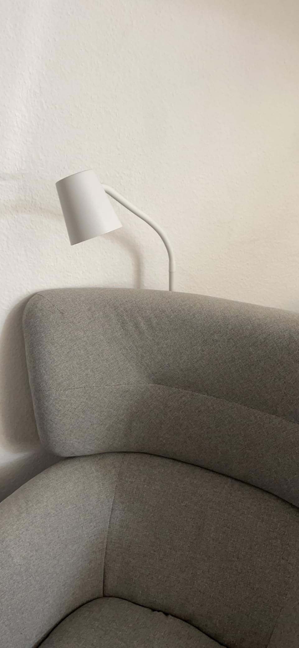 Helle, unauffällige Lampe
