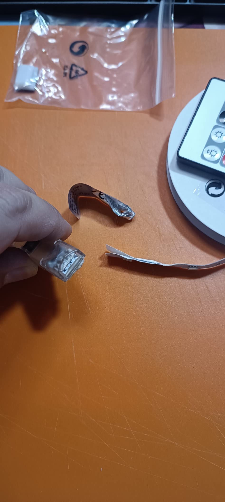 Klebt super, Fernbedienung zickt