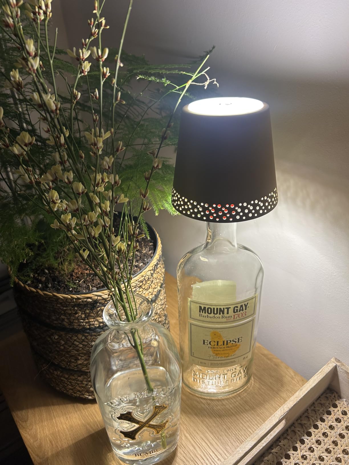 Cool, hält aber nicht auf jeder Flasche