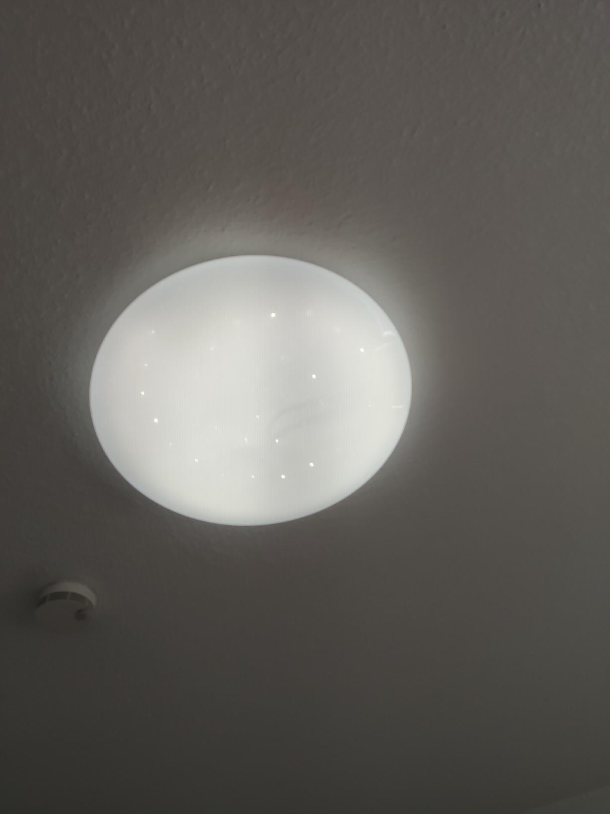 Solide Deckenlampe