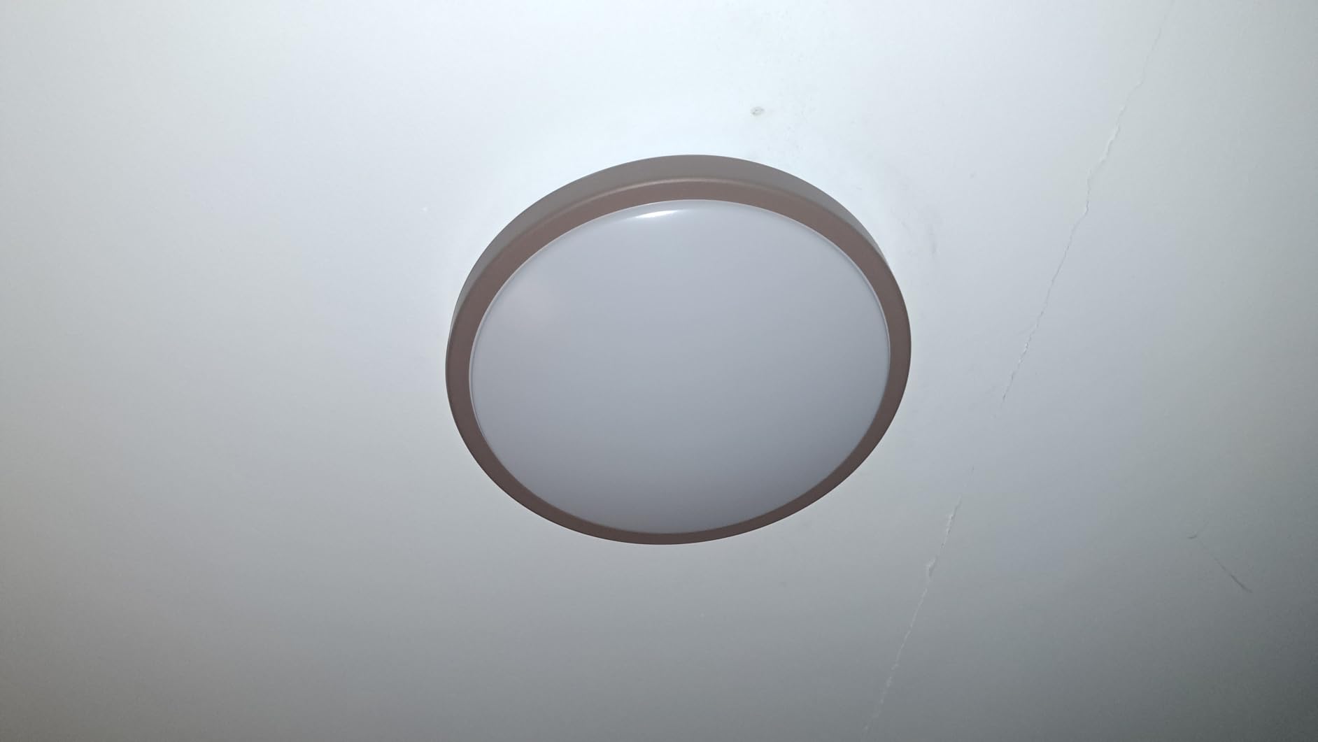 Schlicht, hell, günstig