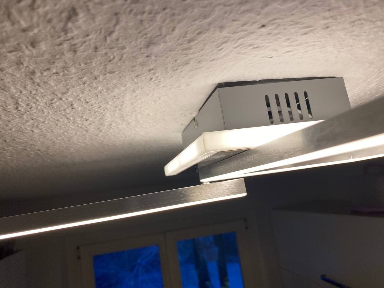Perfekt über Esstisch