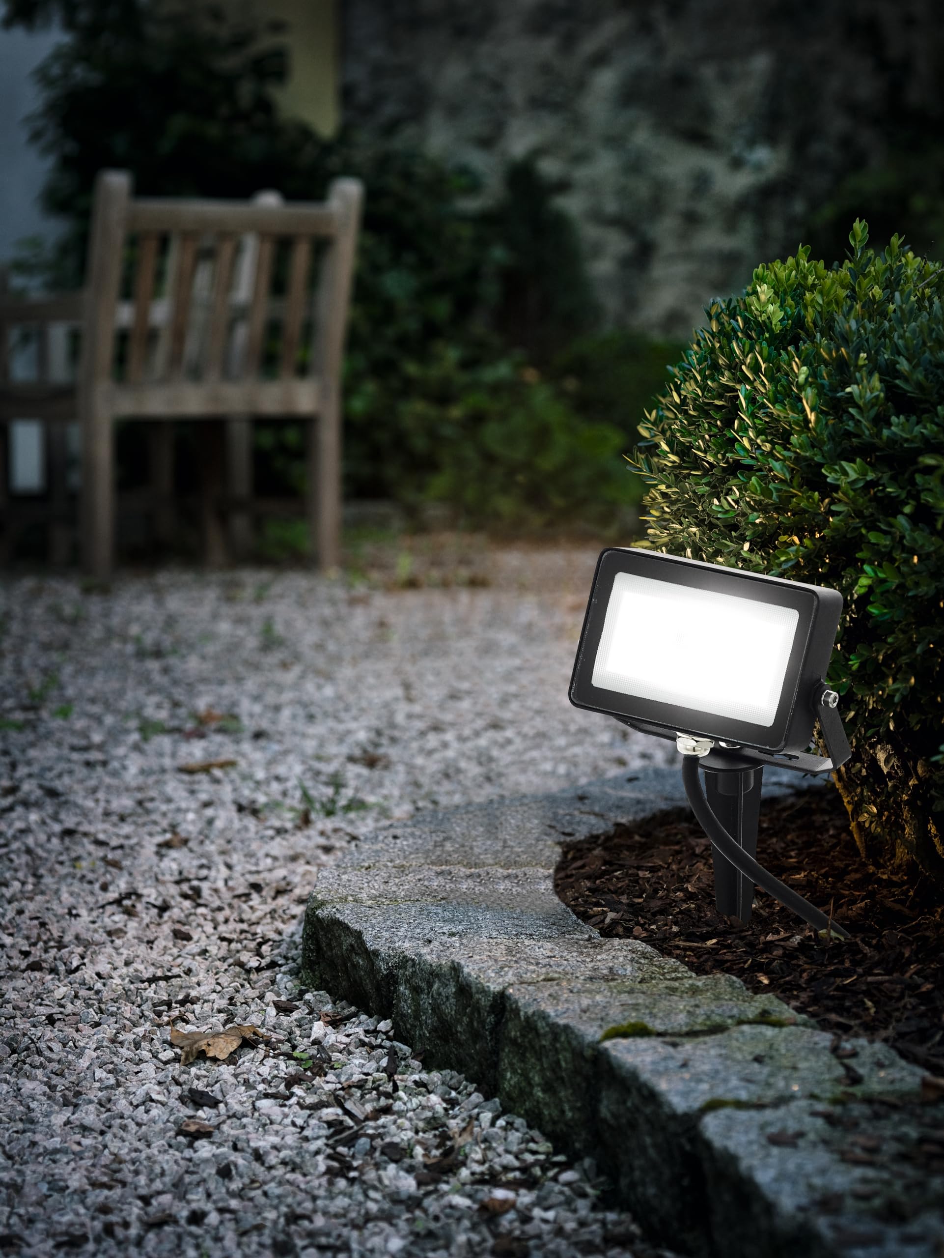 eglo-faedo-4-led-rgb-au-en-strahler-mit-erdspie-und-fernbedienung image 3